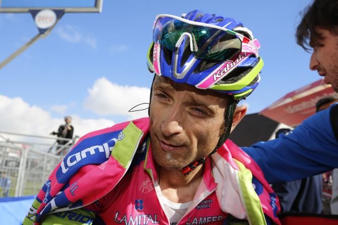 Michele Scarponi (Lampre Merida) suffered on the final climb