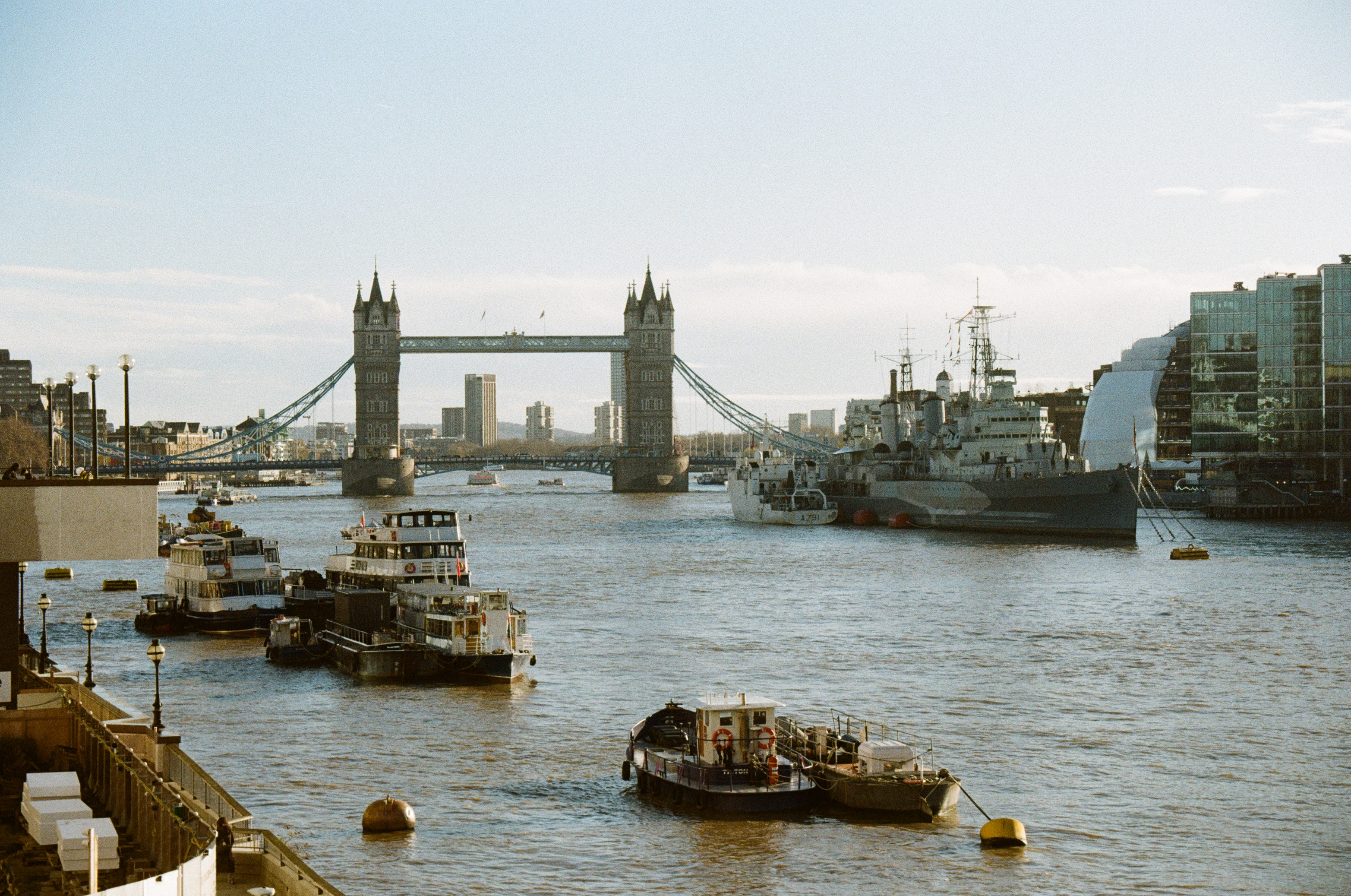 Sample image of Kodak Kodacolor 100 showing view of London's Tower Bridge over River Thames