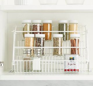 Pull down spice rack