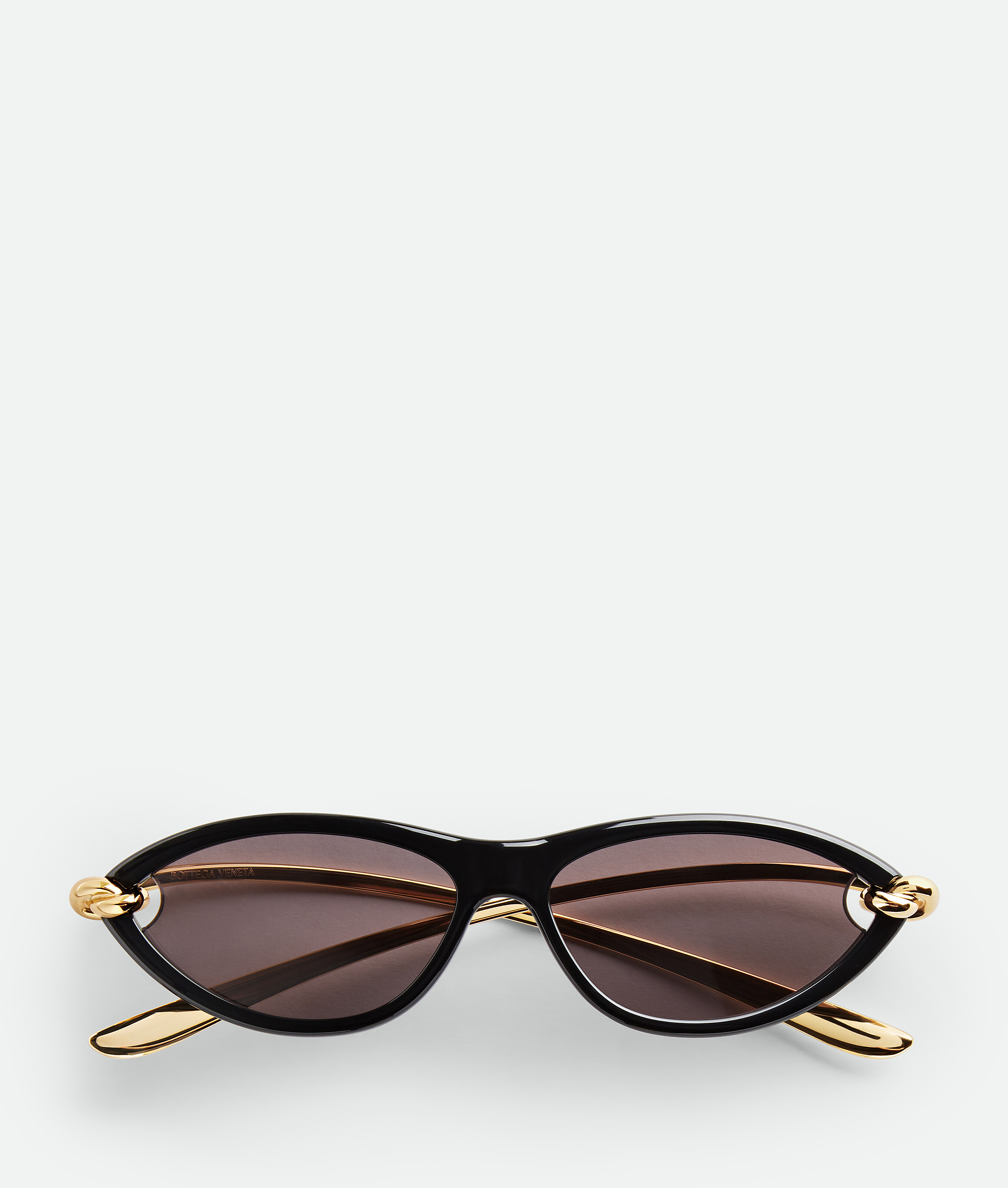 Knot Cat Eye Sunglasses in Black/gold/grey