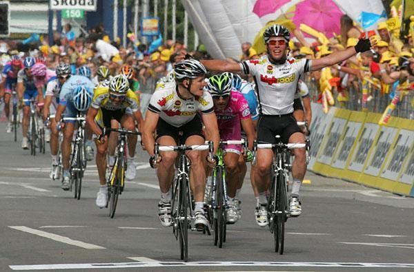 Mark Cavendish celebrated first even though Greipel won.