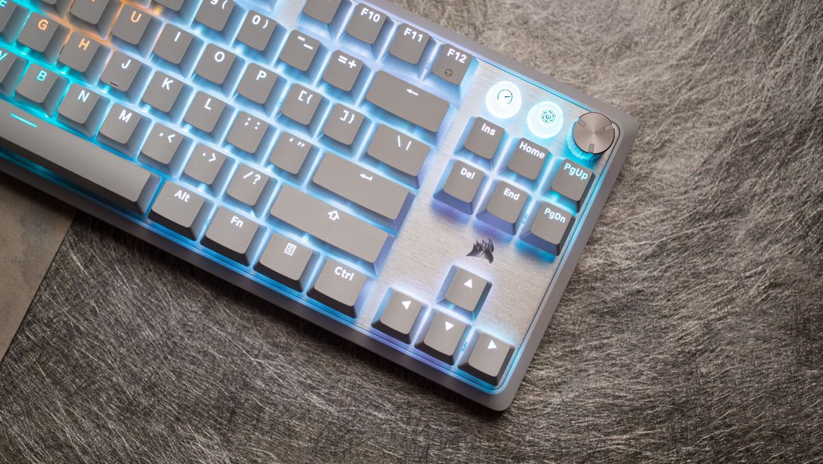 Corsair K70 Pro TKL without wrist rest and RGB lighting enabled