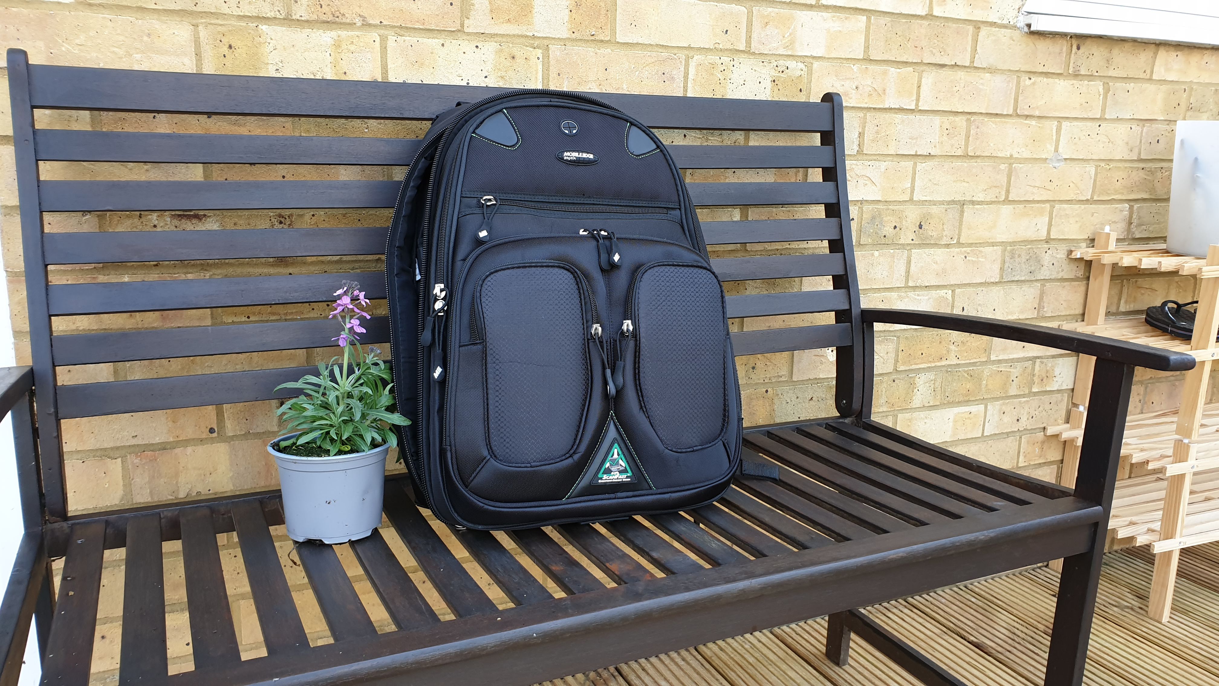 Mobile Edge Scanfast Backpack 20 Laptop Bag Review Techradar 
