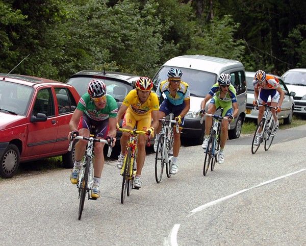 Cadel Evans (Silence - Lotto) pushed the pace on the C&ocirc;te de Saint-Bernard-du-Touvet in an attempt to crack race leader Alejandro Valverde.