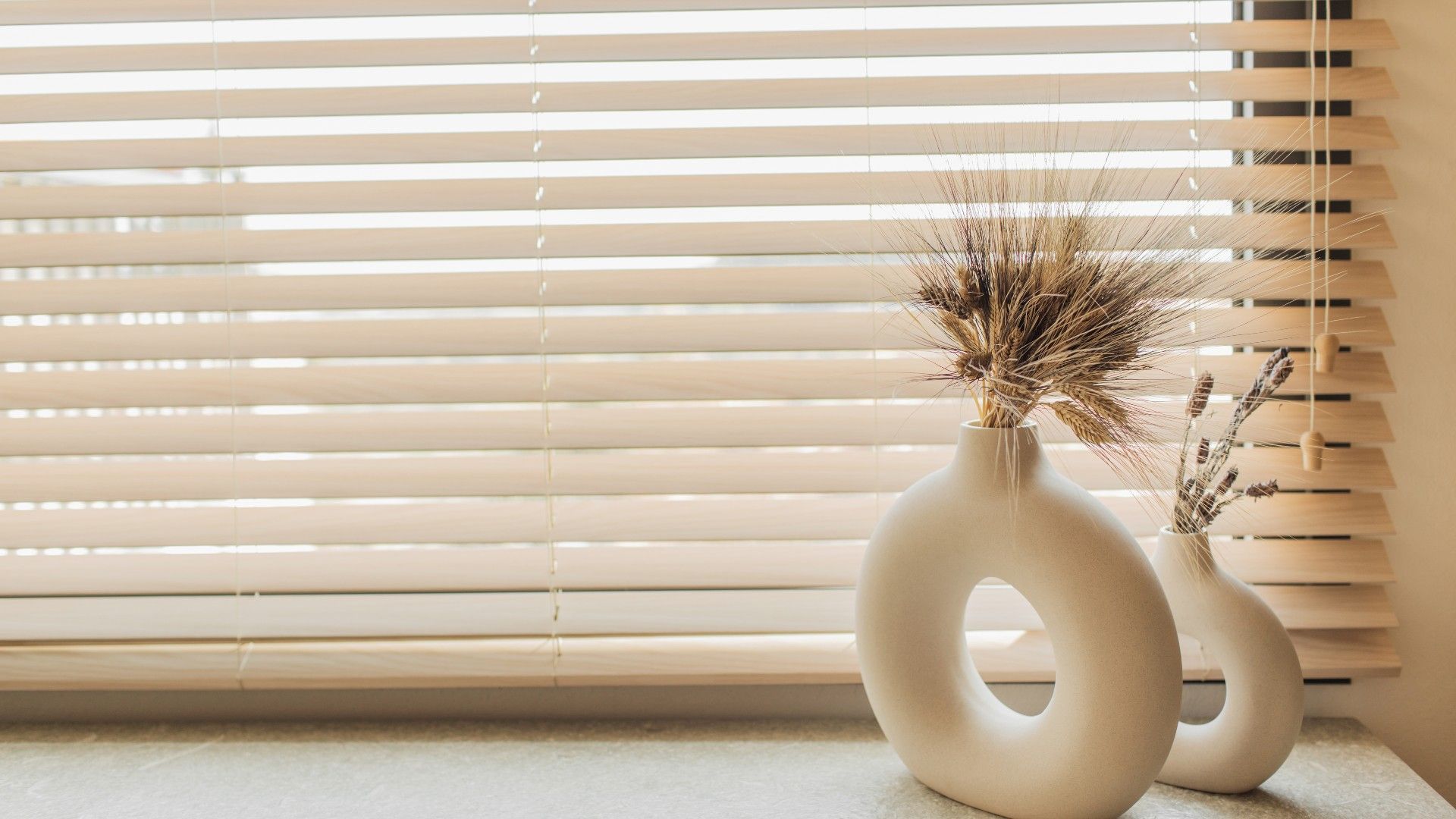 How to clean blinds