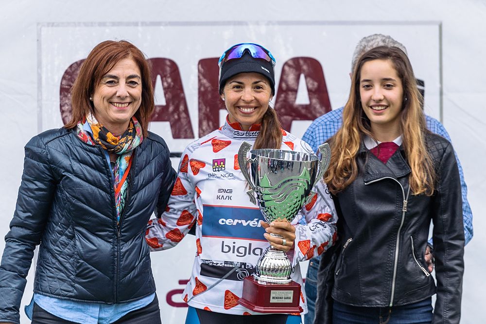 Carmen Small retains the mountains jersey going into stage 3 - Emakumeen Bira 2016 Stage 2
