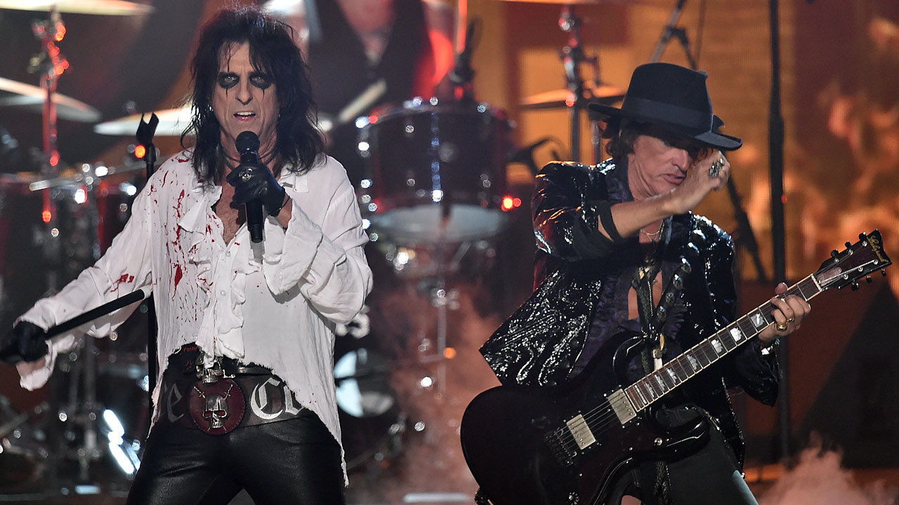 Steven Tyler is supported by daughter Liv as he performs at Alice Cooper's  star-studded bash