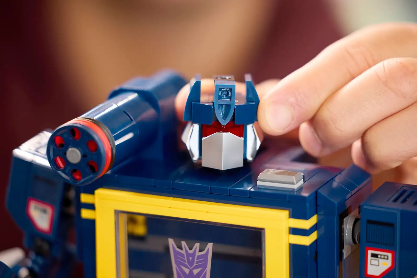 LEGO Transformers Soundwave zoomed in on his face and shoulder cannon 