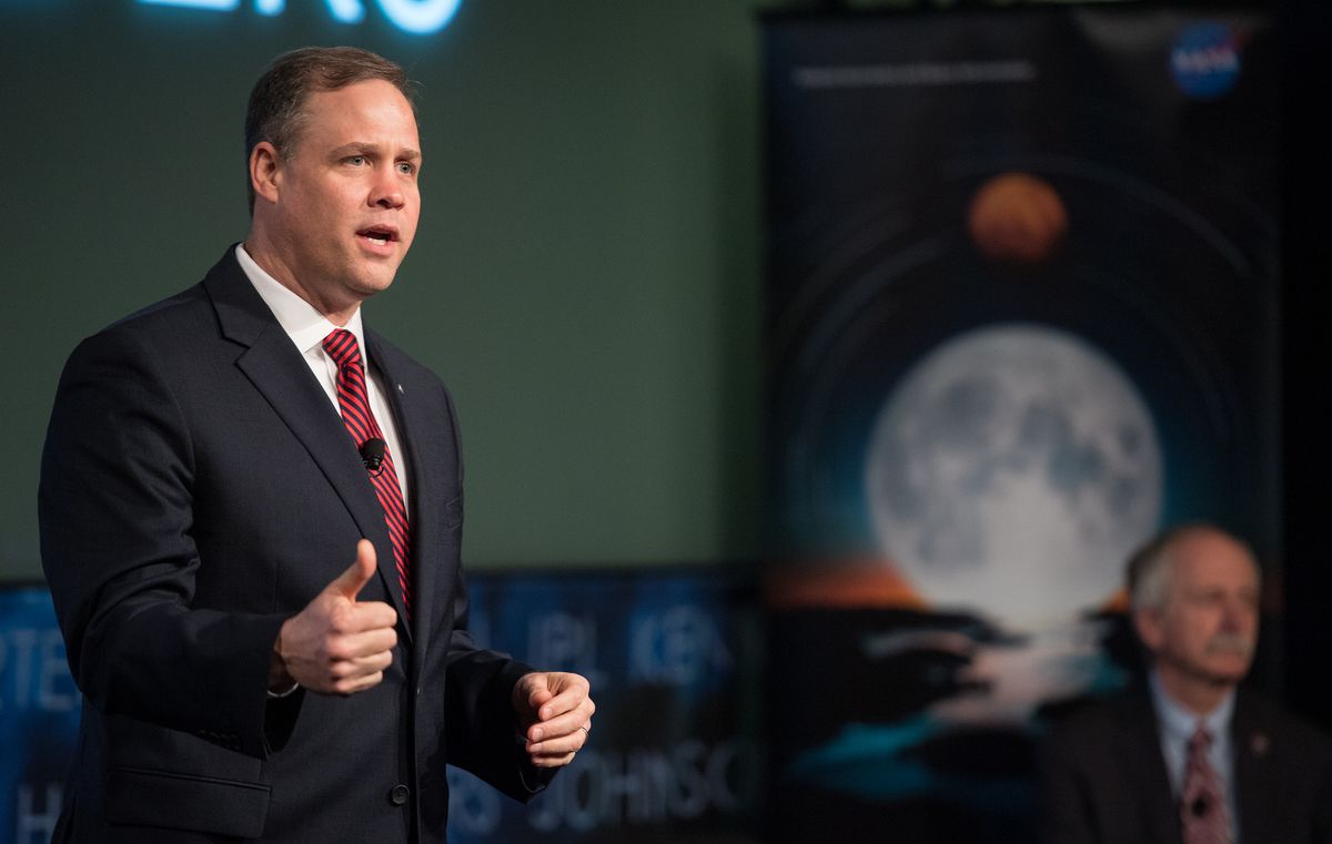 Jim Bridenstine speaks at an industry forum.