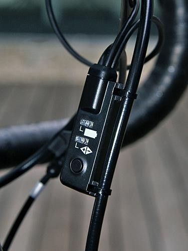 The small LEDs display battery life and are used during the initial setup.