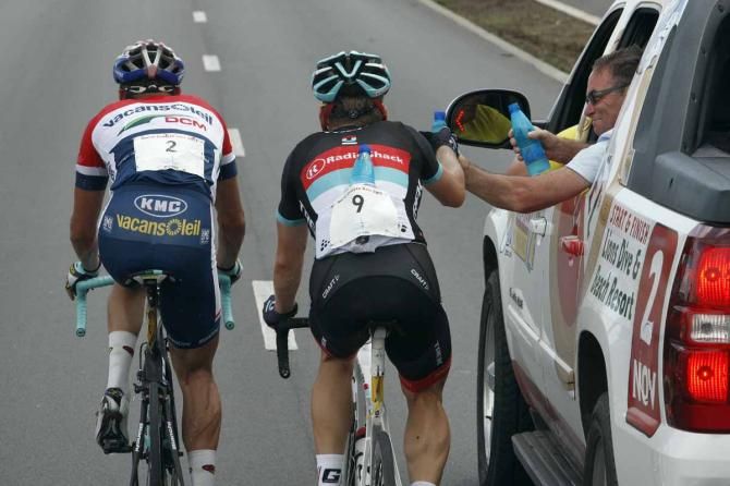 Hinault helps out Bakelants