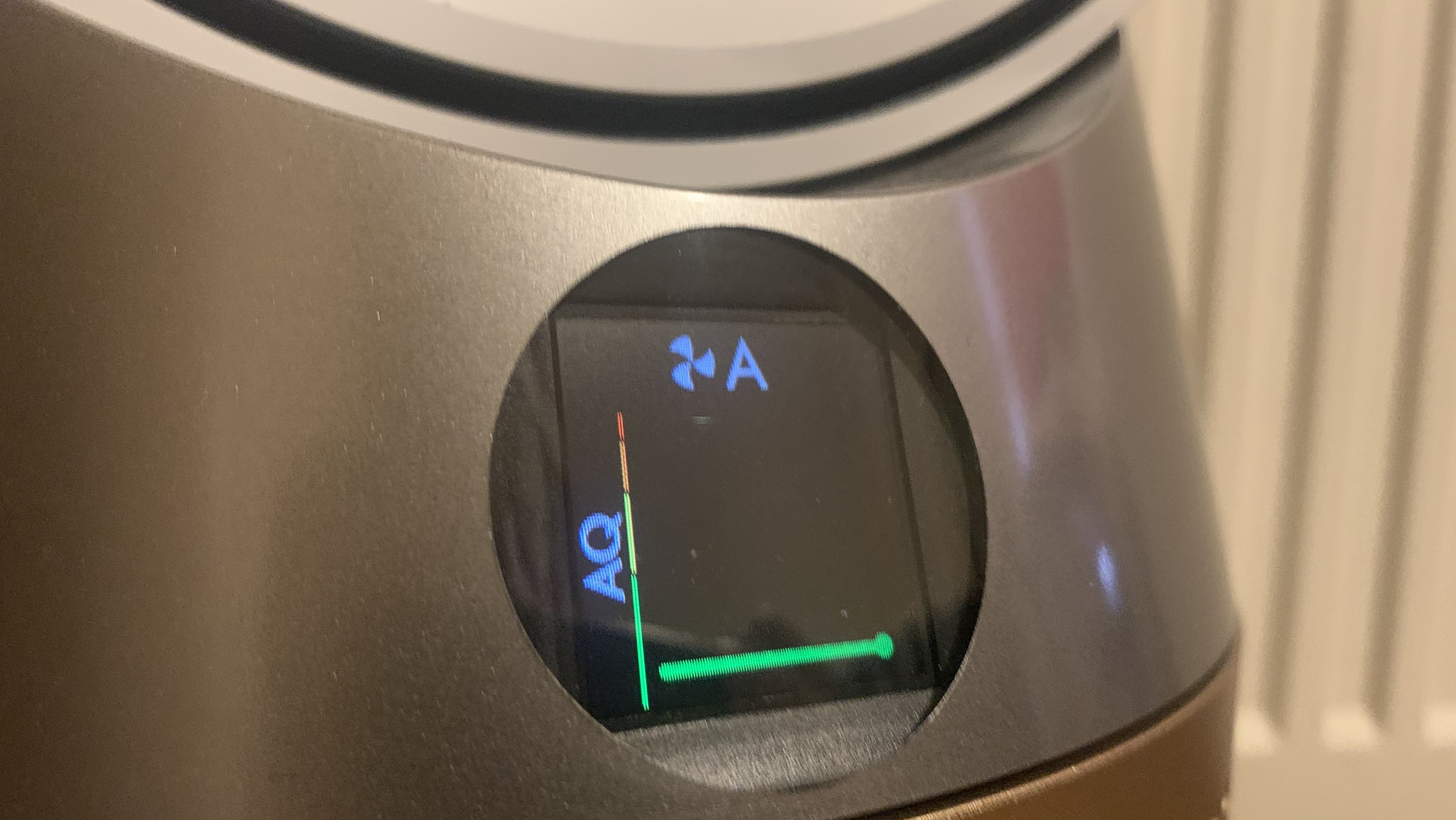 lcd display on the dyson hot+cool