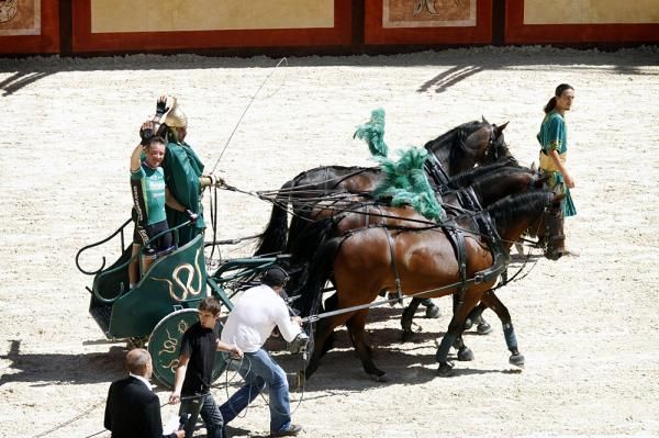 Thomas Voeckler came in all Gladiator-style