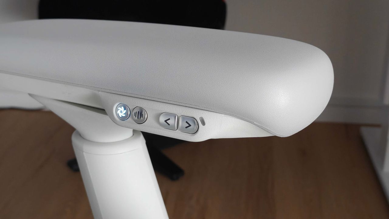 LiberNovo Omni Pro gaming chair