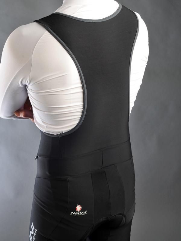 The high-cut back lends extra warmth to your torso