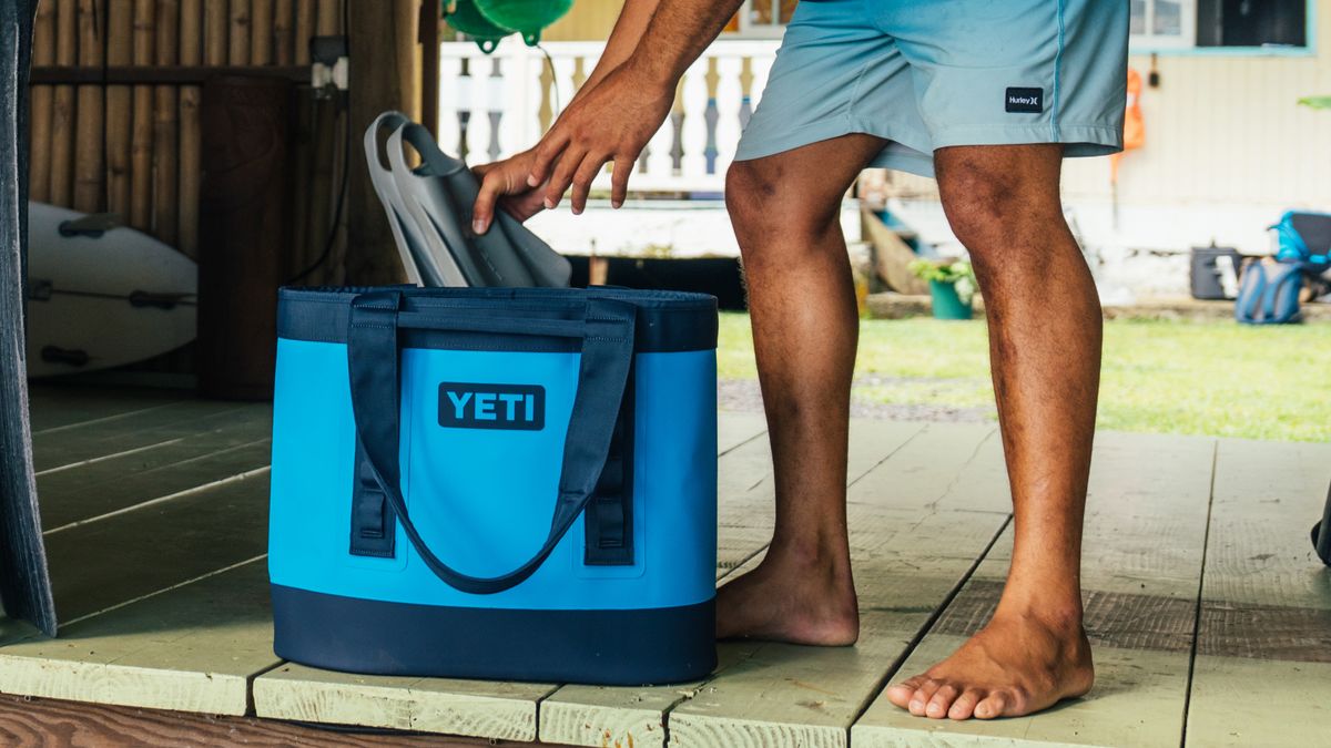 Yeti Camino bag in Big Wave Blue