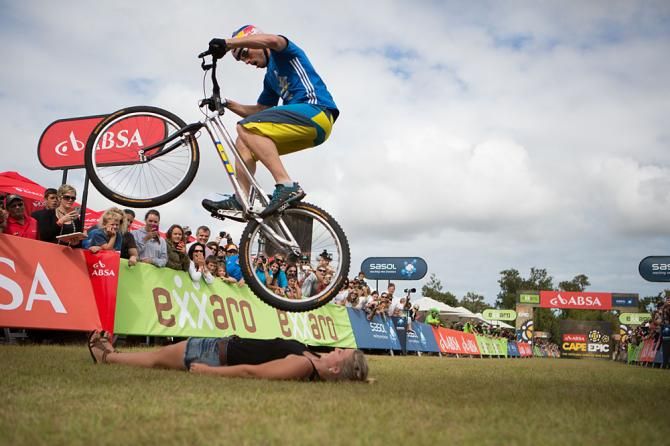Kenny Belaey performs on the finish line of the final stage