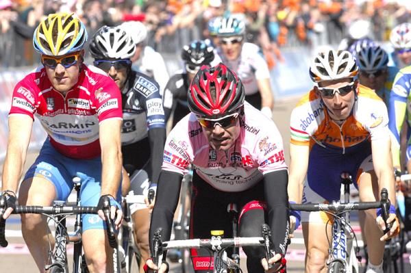 Cadel Evans (BMC) and Tyler Farrar (Garmin - Transitions) finish stage 3.