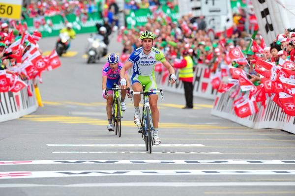 Sagan gets ready to celebrate in the colourful finish straight in Grindelwald