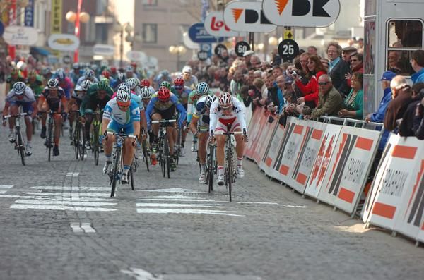 Alexander Kristoff (Katusha) sprints to the finish