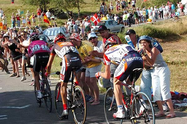 Cadel Evans (Davitamon) hangs tough