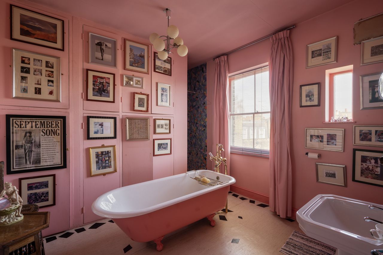 Images of Alice's in Portobello Market