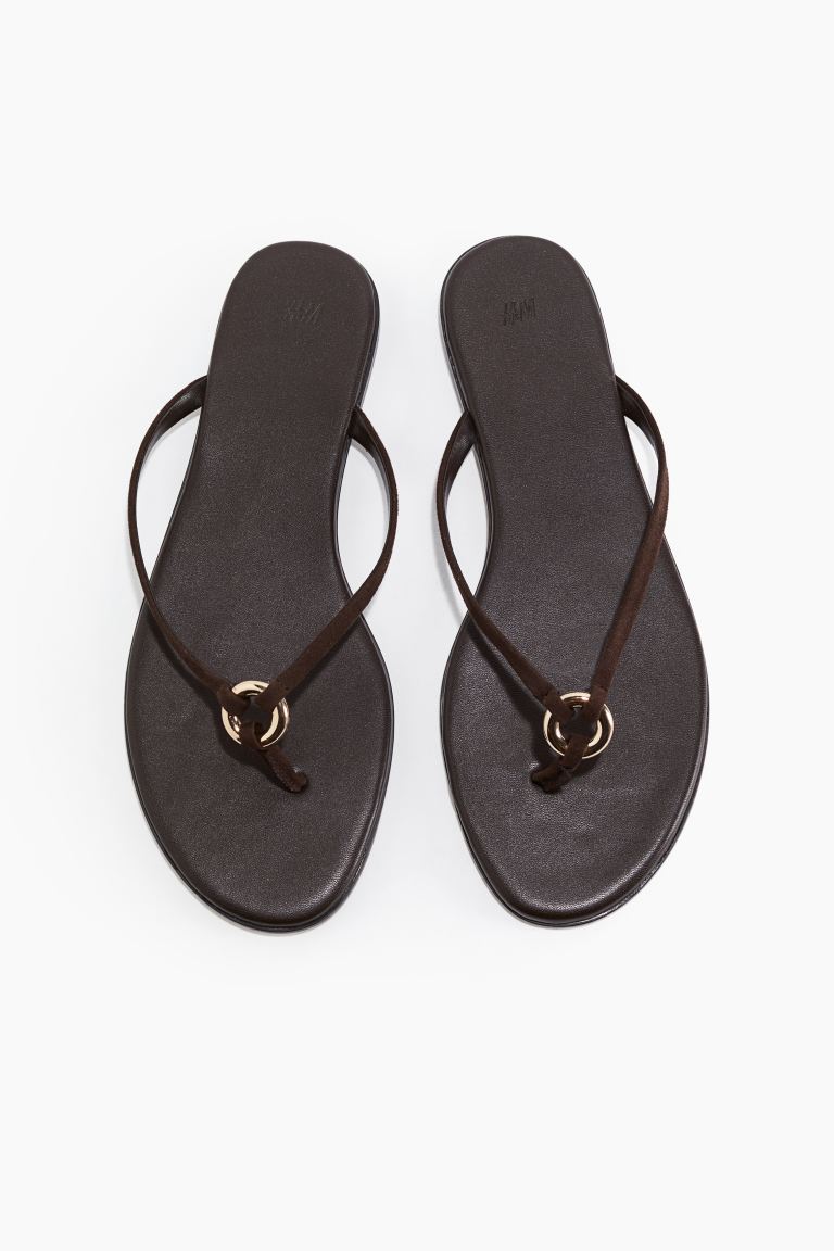 Ring-Detail Flip-Flops