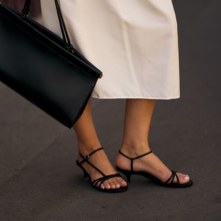 woman wearing kitten heels 