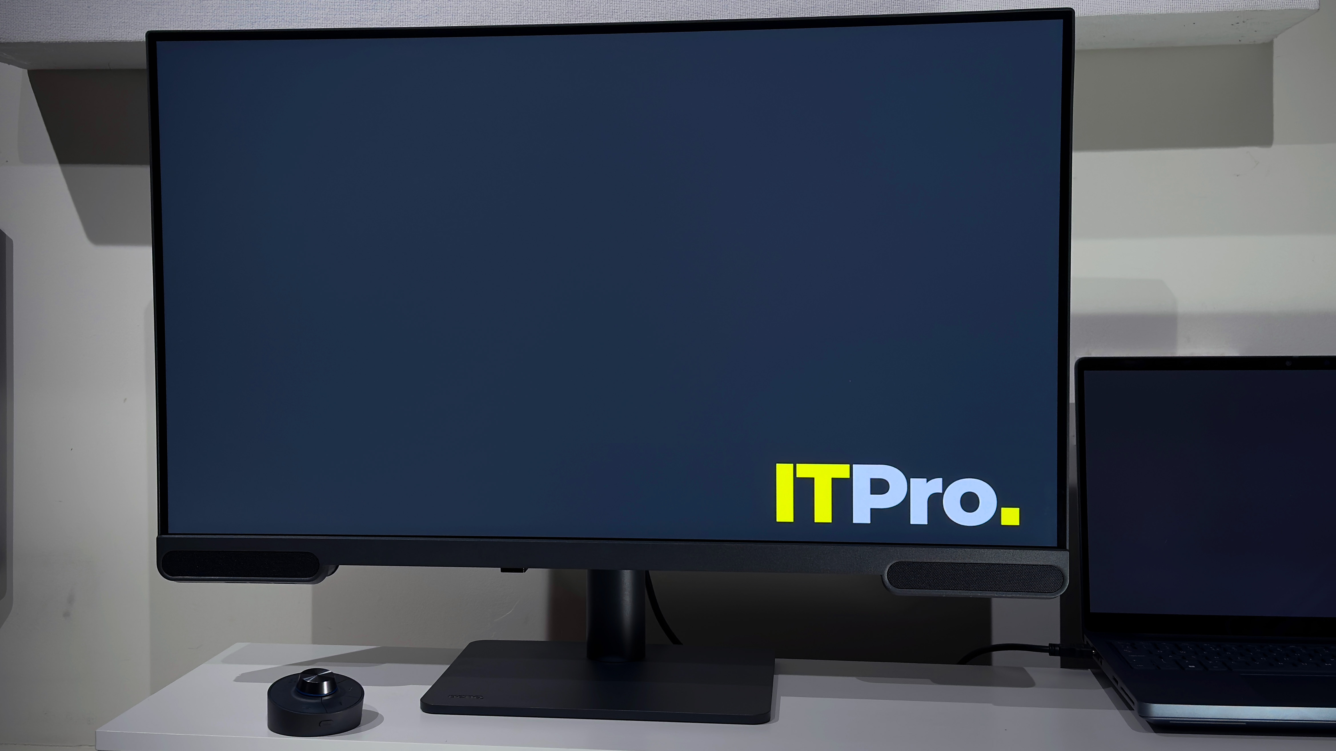 The BenQ PV3200U monitor on a desk