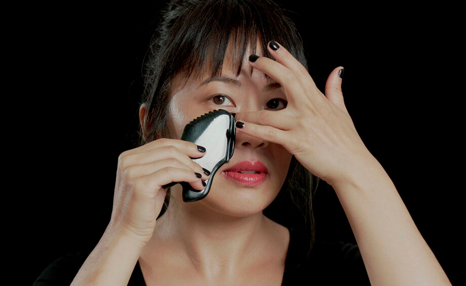 This slimming face mask is designed to reduce your chin and jowls