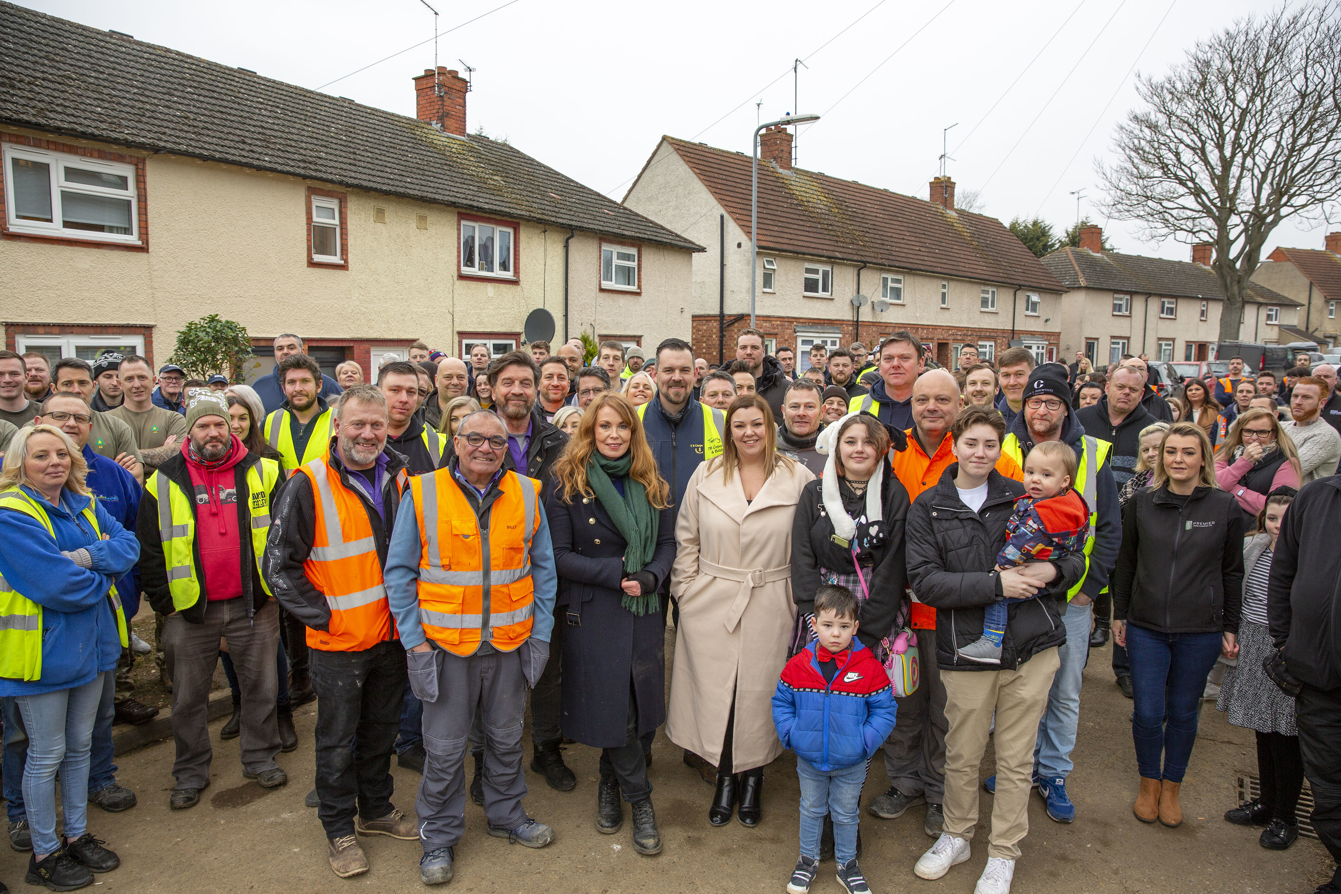 TV tonight The team help midwife Lindsey and her four children.