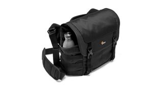 Best messenger bags for photographers: Lowepro ProTactic MG 160 AW II Messenger Bag