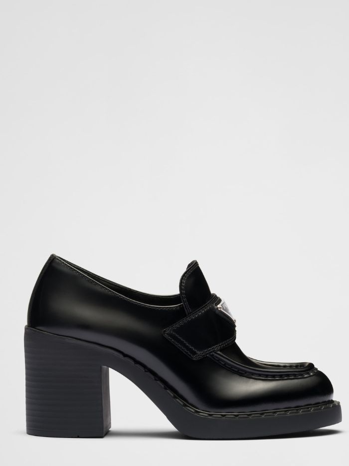 missing-image 6 اتجاهات للأحذية ذات الكعب العالي لعام 2024 من شأنها أن ترتقي بخزانة ملابسك الربيعية