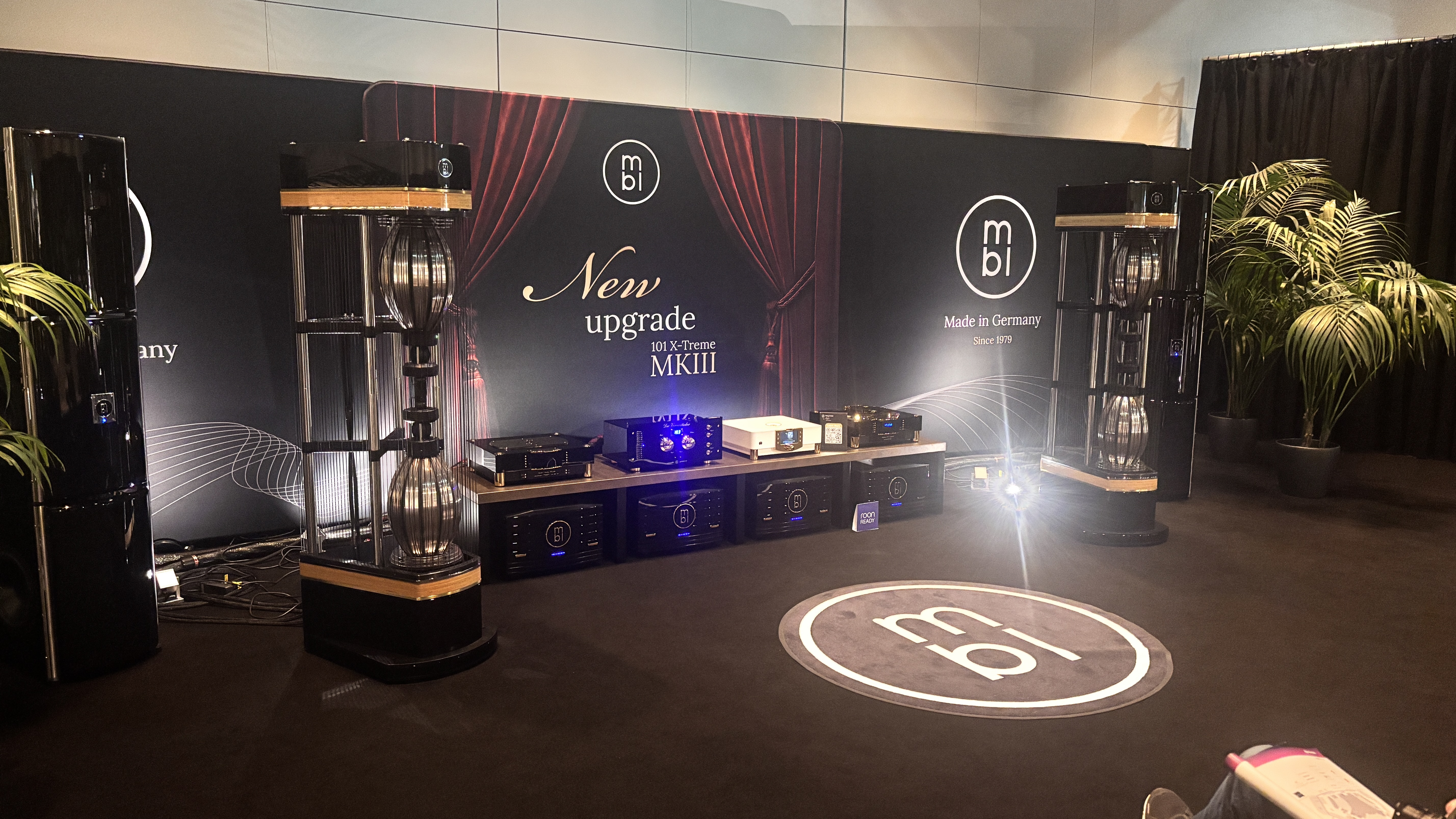 MBL 101 X-Treme MKIII floorstanding speakers in a listening room
