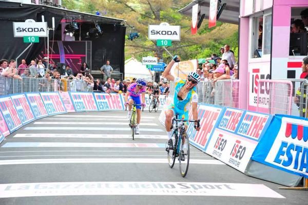 Paolo Tiralongo (Astana) gets the win.