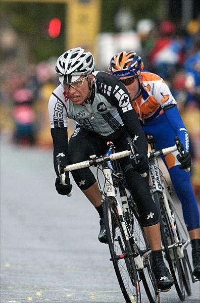 Jeff Louder (BMC) drives on