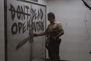 Andrew Lincoln in The Walking Dead 905
