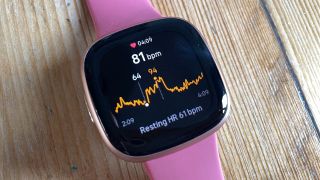 Fitbit Versa 4 heart rate screen