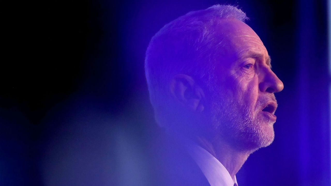 Jeremy Corbyn addresses the EEF manufacturers&amp;#039; organisation in London