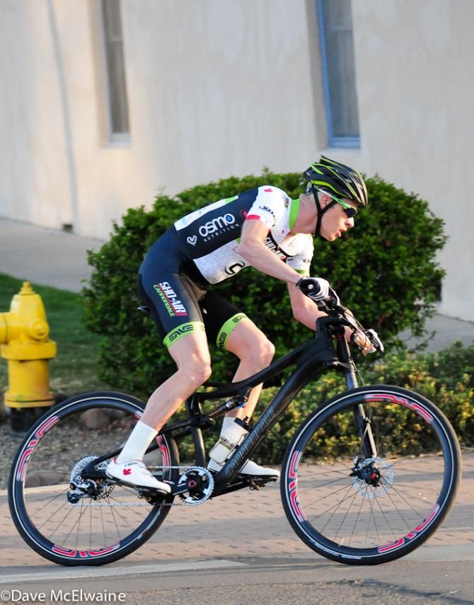 Max Plaxton (Sho-Air/ Cannondale) taking a flier mid-race