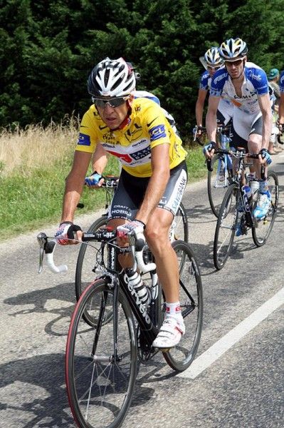 Carlos Sastre during his first day in yellow.