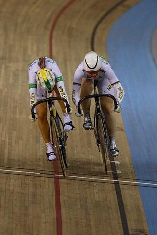 Kristine Bayley hands over to Anna Meares for the final lap