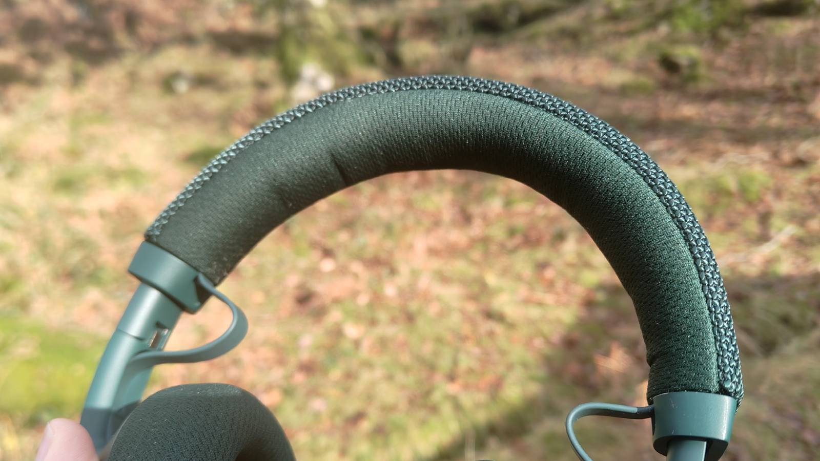 The bridge of the Fairphone Fairbuds XL 2025