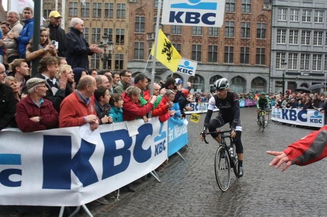 Fabian Cancellara (Trek Factory Racing) makes his way to sign on