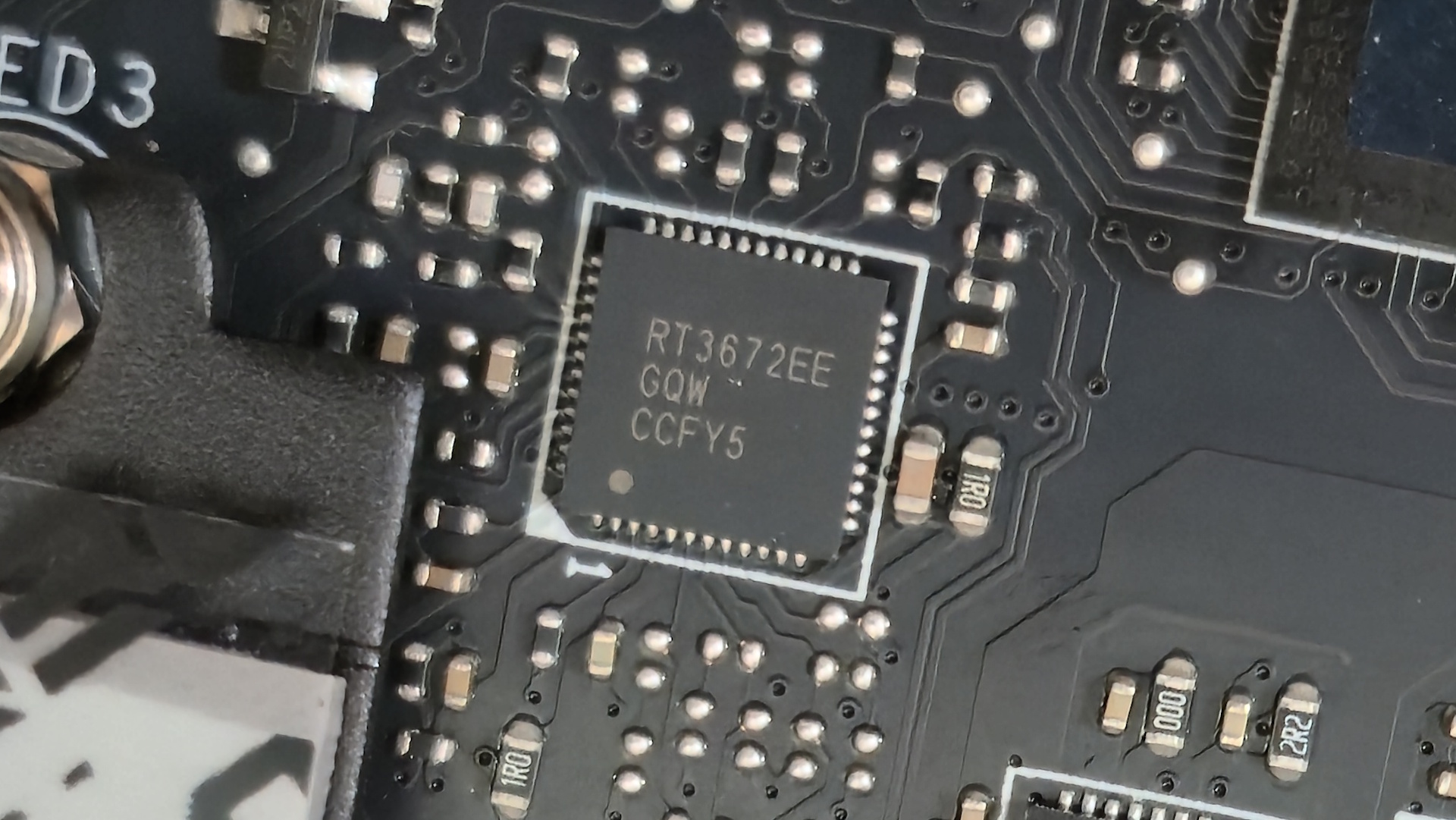 MSI X870E Godlike X - ICs