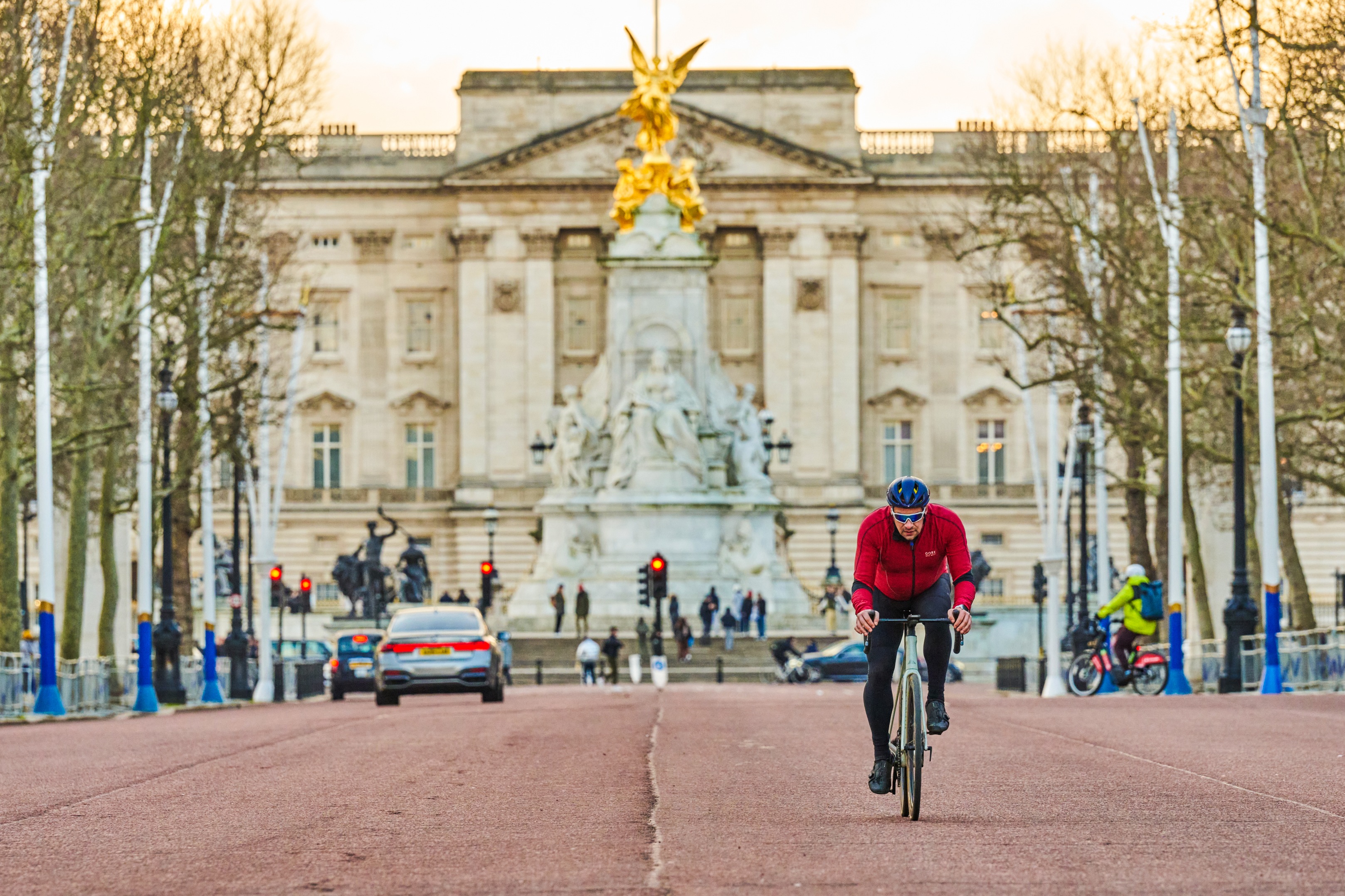 Stephen Shrubsall riding through London
