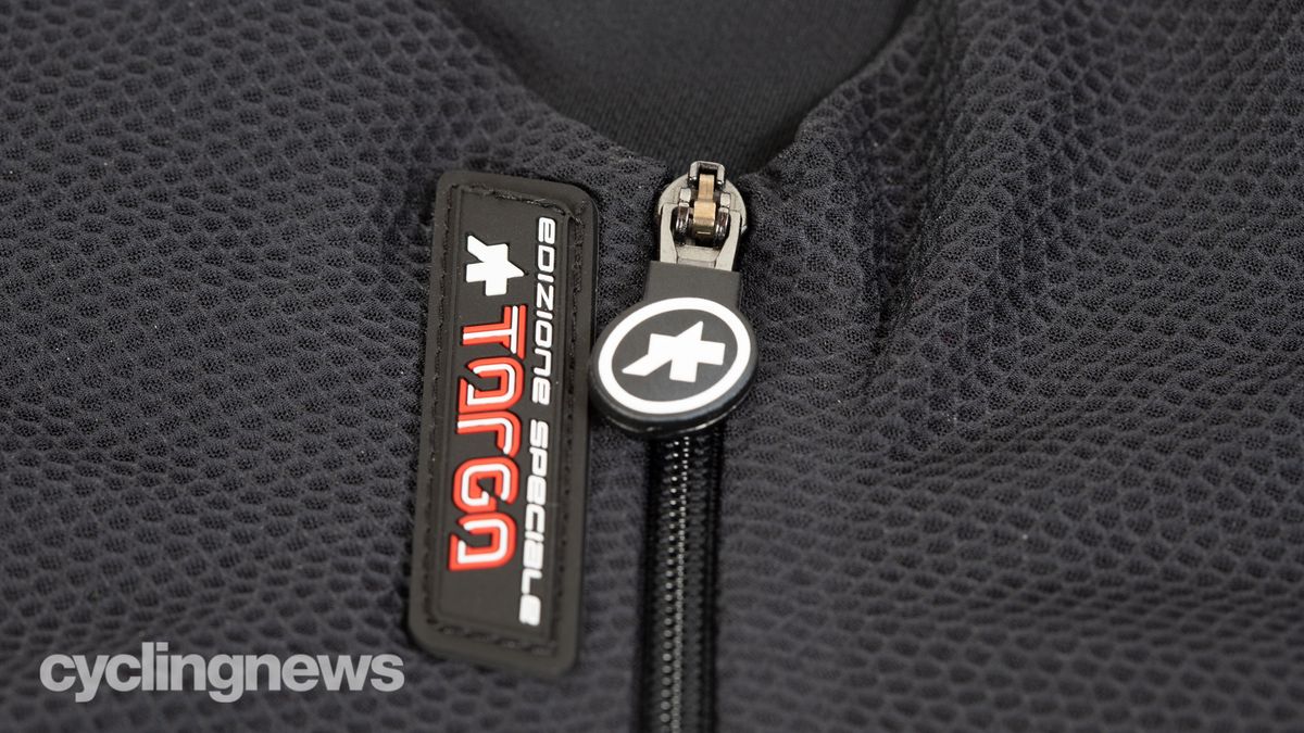 Assos Equipe RS Jersey S9 Targa detail of zipped up zipper
