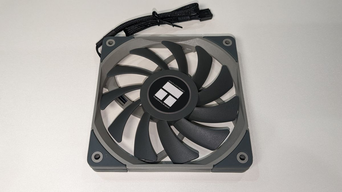 Thermalright AXP120-X67 SFF Cooler Review: Small, but Capable | Tom's ...