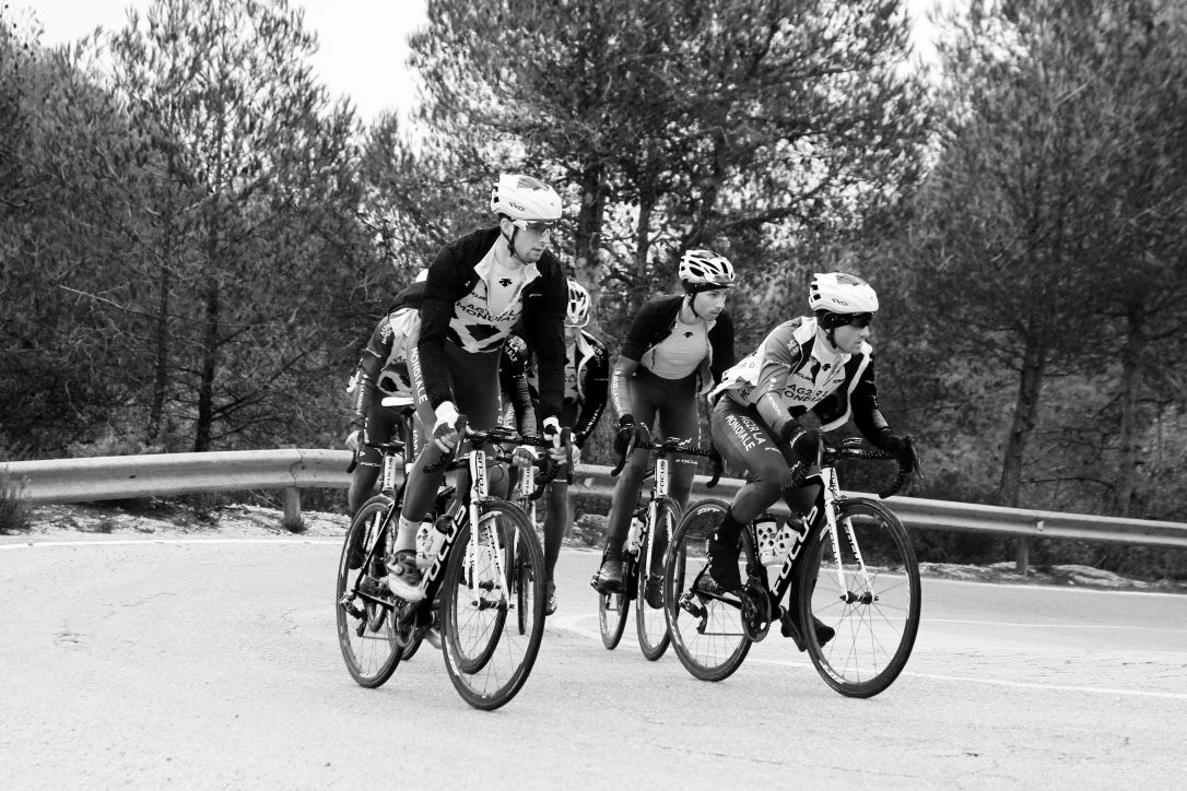 Samuel Dumoulin at the front of the group