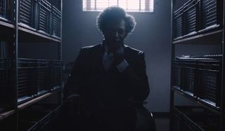 Glass Samuel L. Jackson lurks in the darkness